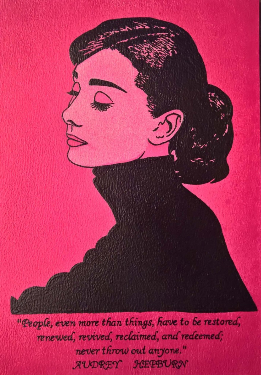 Audrey Hepburn - Pink1