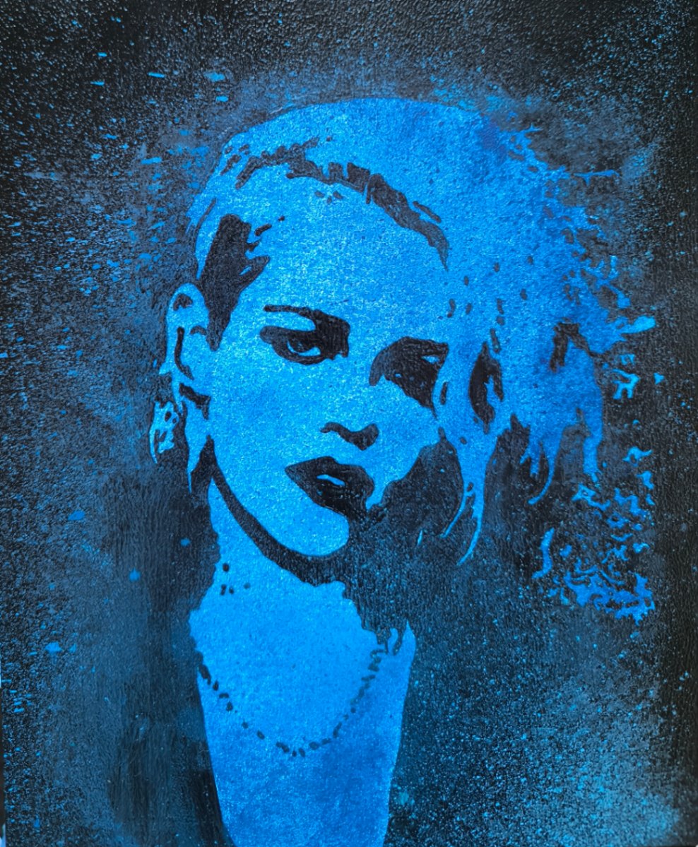 Kirsten Stewart - Blue1